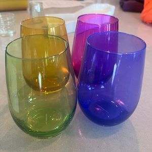 Le creuset set of 4 colored glasses